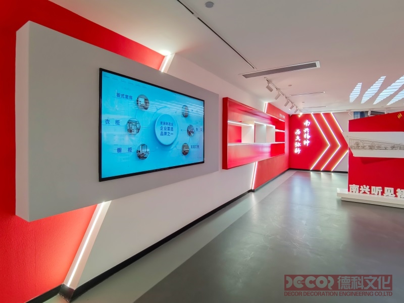 革命遺址紅色展館設(shè)計(jì)中如何體現(xiàn)紅色文化的內(nèi)涵和意義？